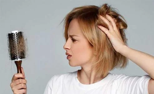 دلیل ریزش مو شدید و روش های جلوگیری از آن